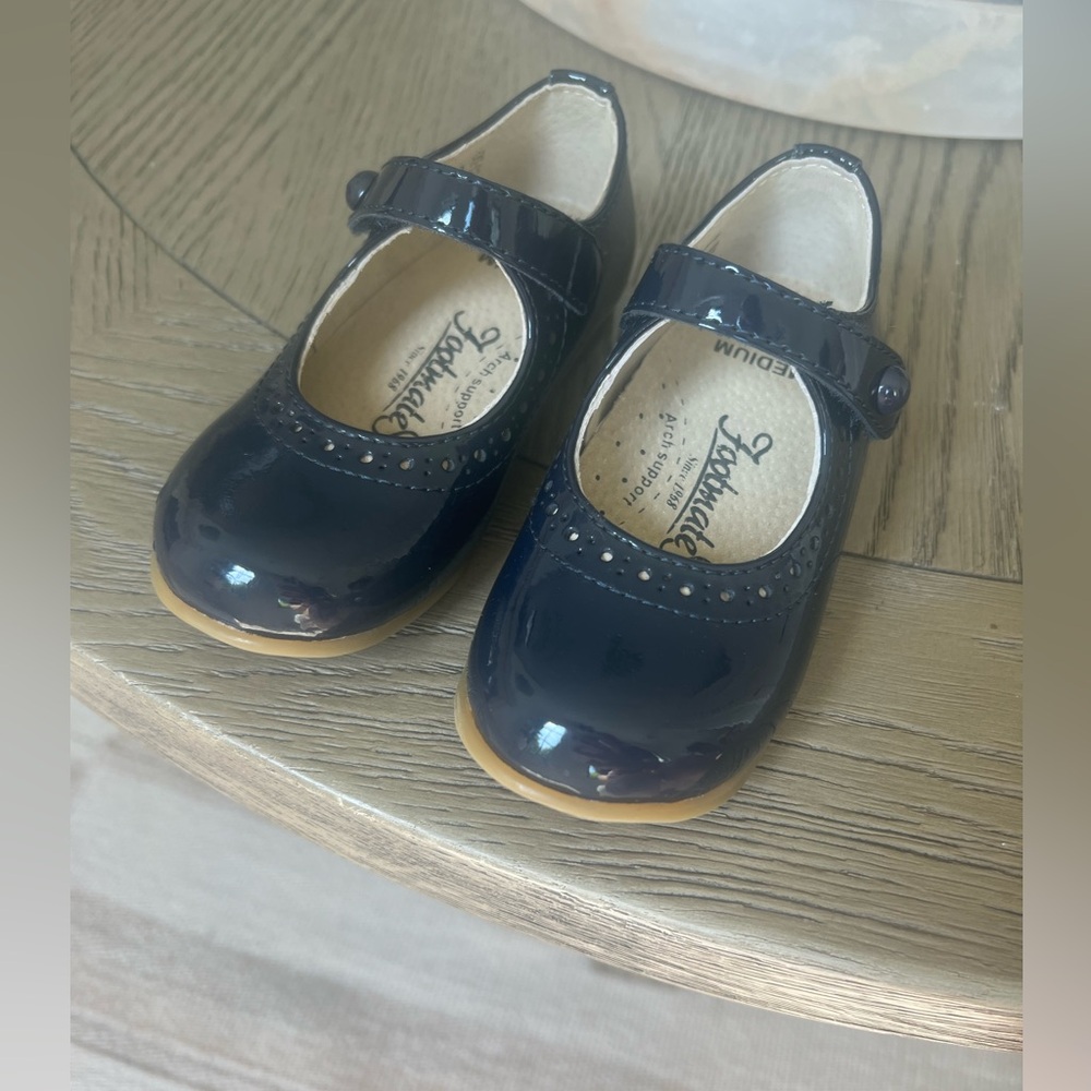 NEW and Never Worn: Toddlee Navy Patent Mary Jane Shoes - Size Toddler 7.5